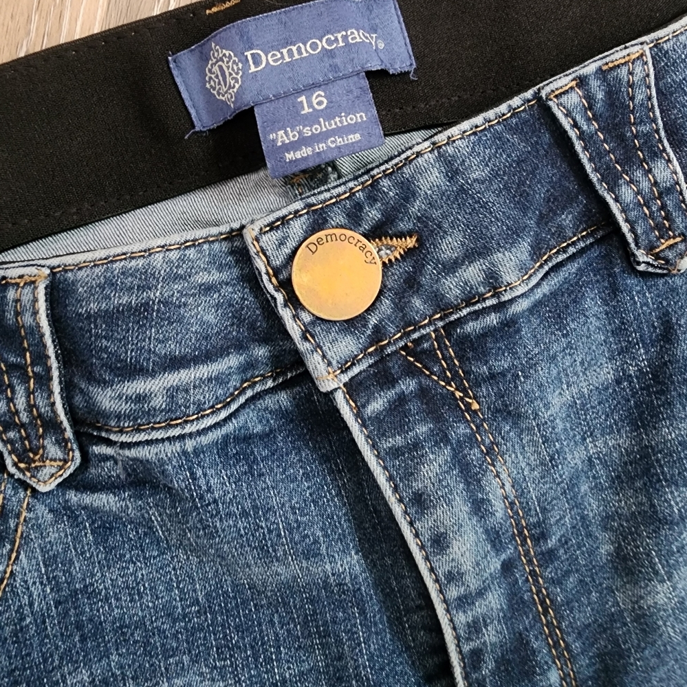 DEMOCRACY Ab-solution cropped jeans - Picture 2 of 5